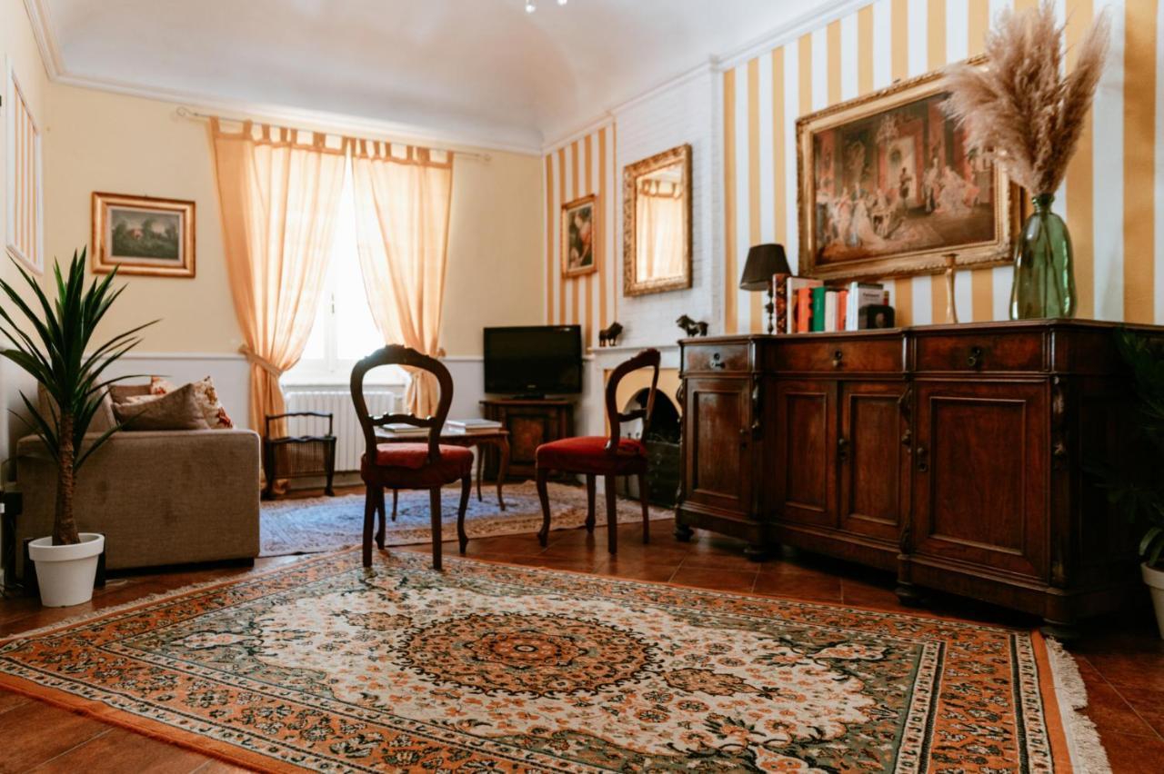 La Foresteria Di Palazzo Picedi Benettini Sarzana Kültér fotó