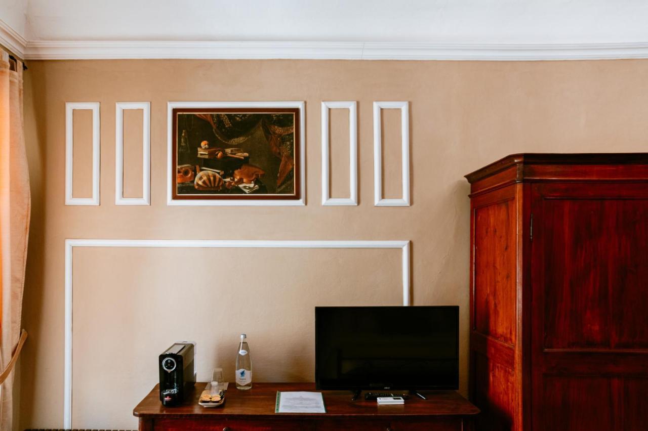 La Foresteria Di Palazzo Picedi Benettini Sarzana Kültér fotó