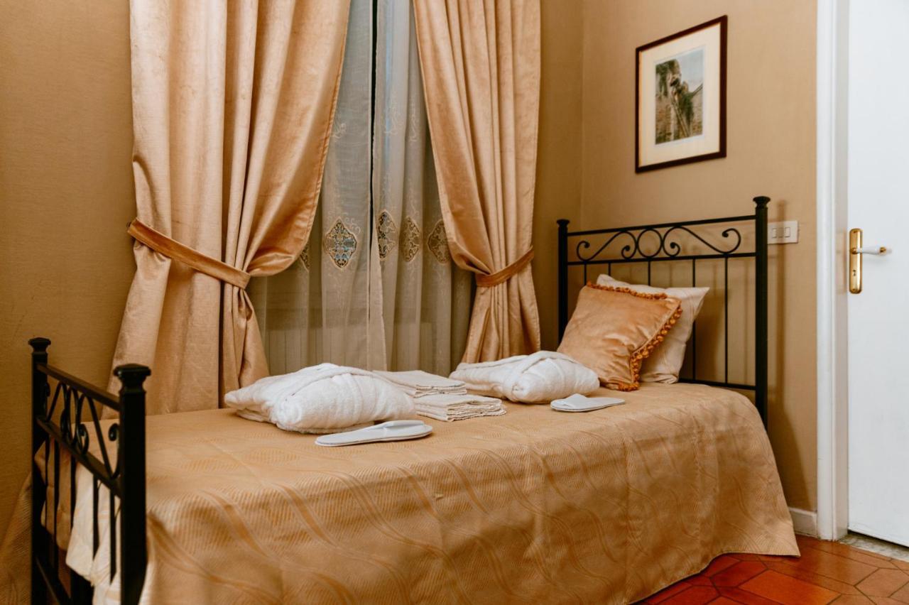 La Foresteria Di Palazzo Picedi Benettini Sarzana Kültér fotó